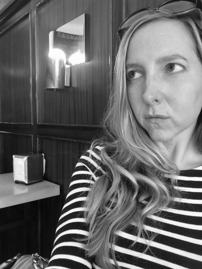 Unter der Tischdecke